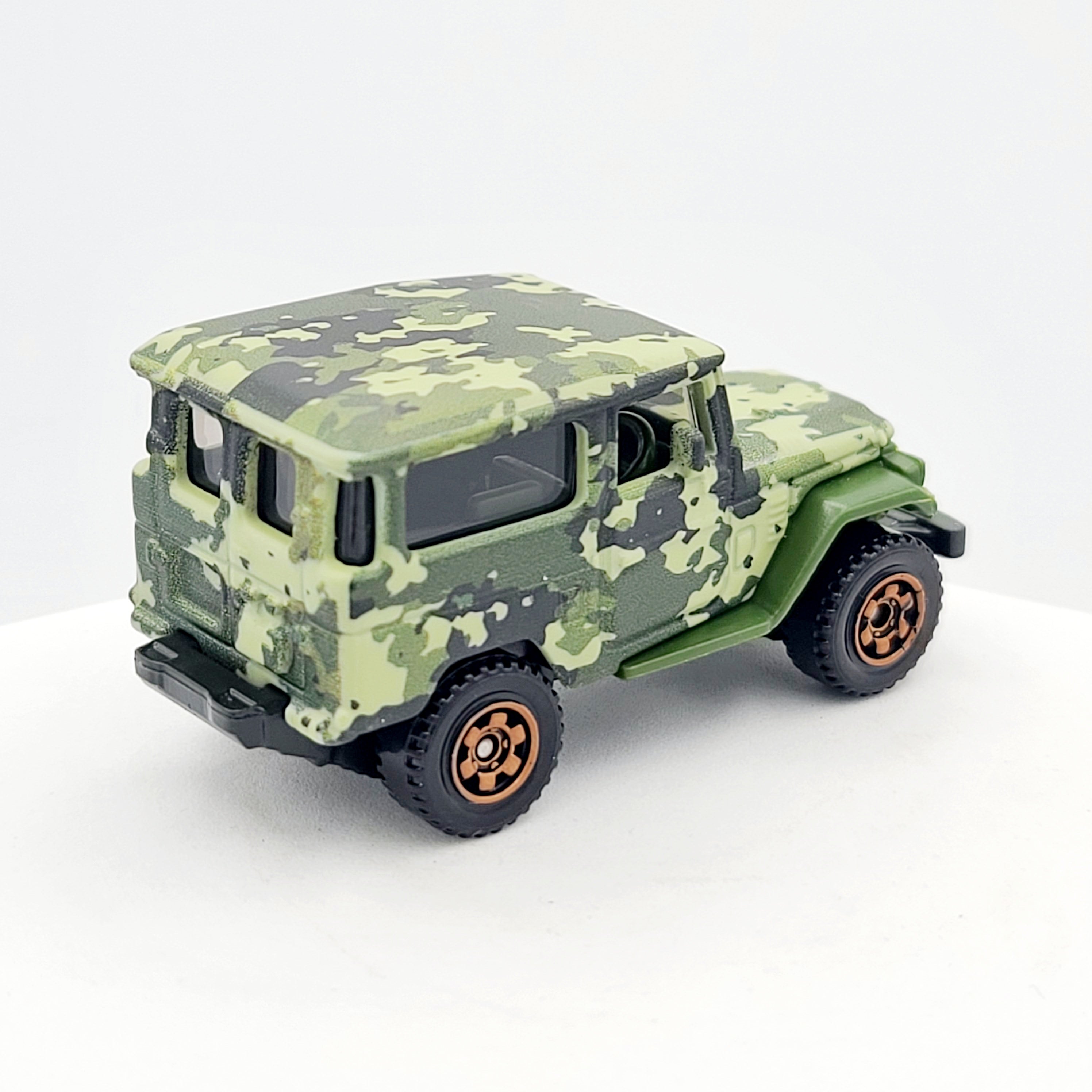 Matchbox '68 Toyota Land Cruiser FJ40 (2017 MBX Basic)